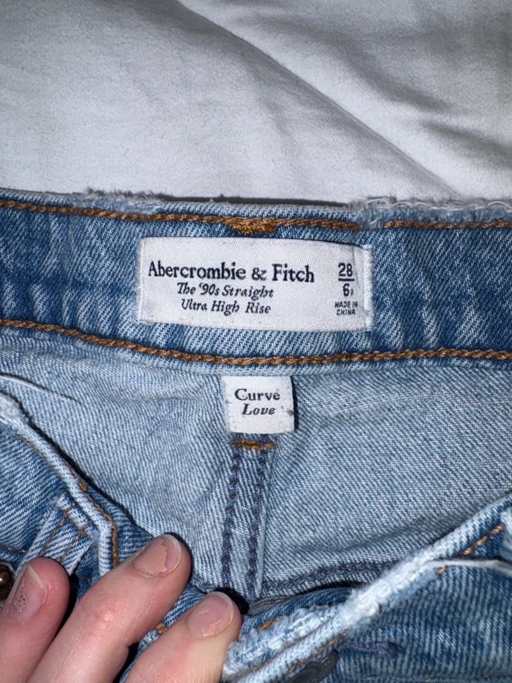 Abercrombie Curve Love Jeans - Picture 2 of 5